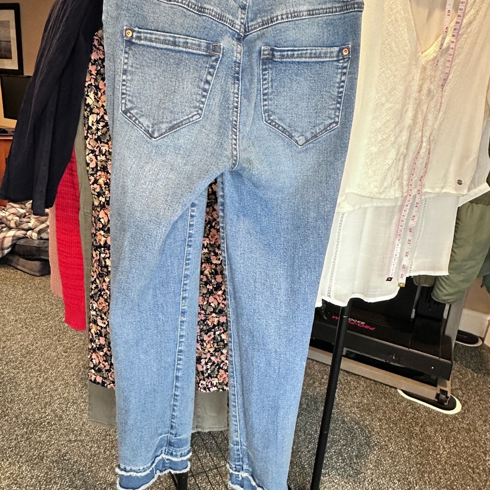 INC International Concepts Light Blue Ankle Jeans - Picture 2 of 4